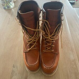 Red Wing Boot